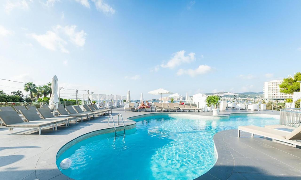 Апарт отель Typic Marina Playa - Adults Only Сан-Антонио-Абад Экстерьер фото
