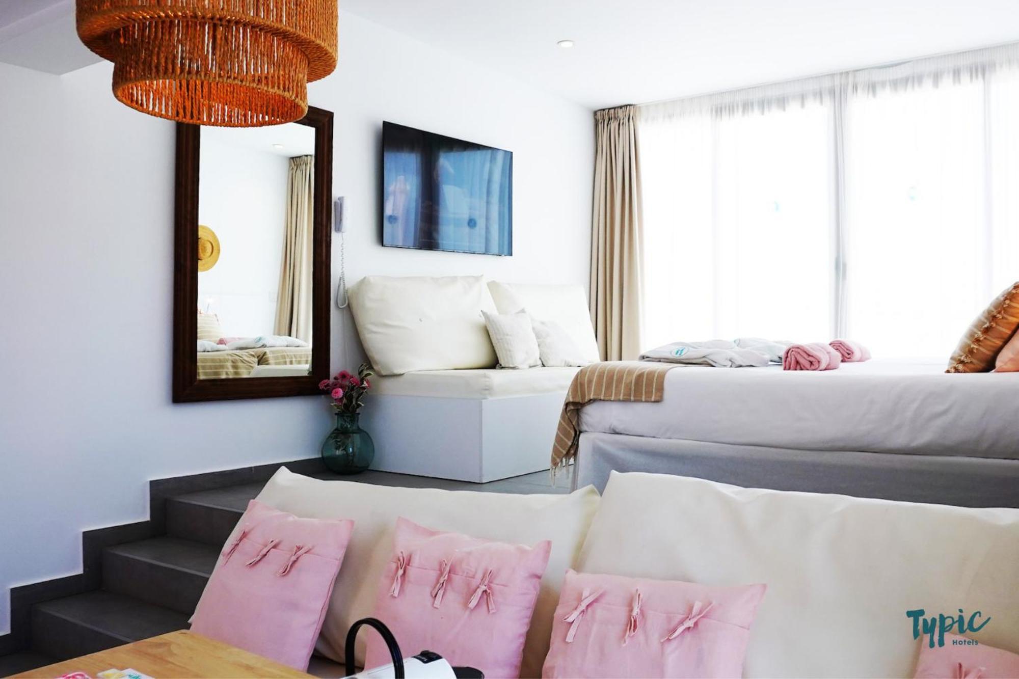 Апарт отель Typic Marina Playa - Adults Only Сан-Антонио-Абад Экстерьер фото