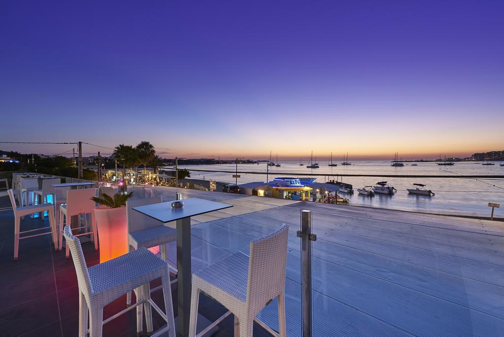 Апарт отель Typic Marina Playa - Adults Only Сан-Антонио-Абад Экстерьер фото
