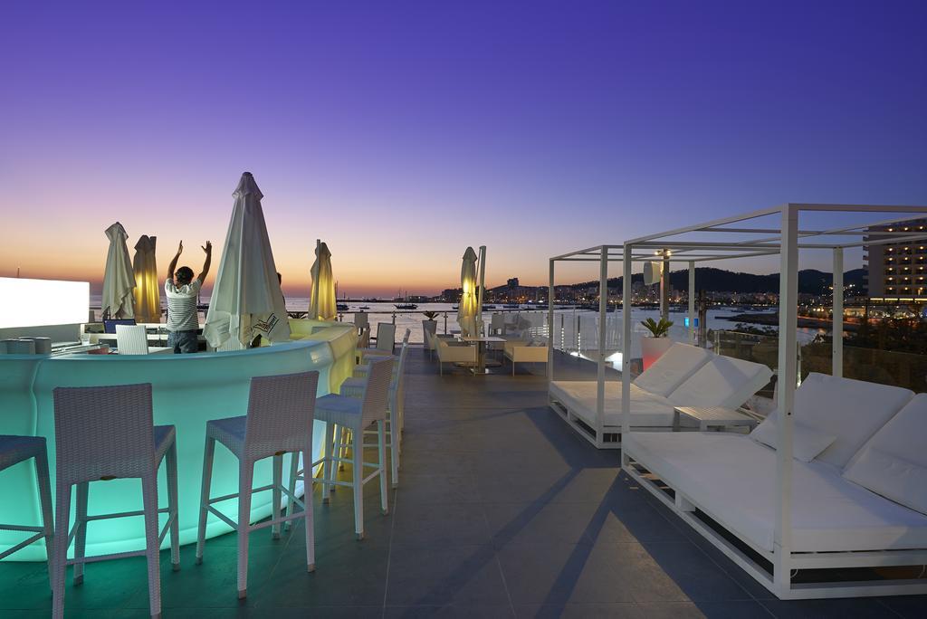 Апарт отель Typic Marina Playa - Adults Only Сан-Антонио-Абад Экстерьер фото