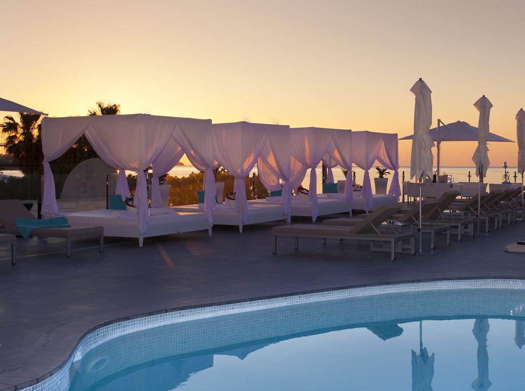 Апарт отель Typic Marina Playa - Adults Only Сан-Антонио-Абад Экстерьер фото